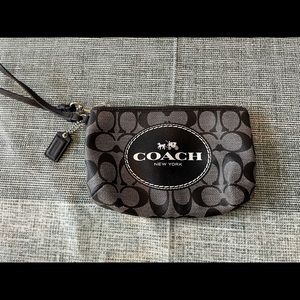 Black&white Coach Wristlet